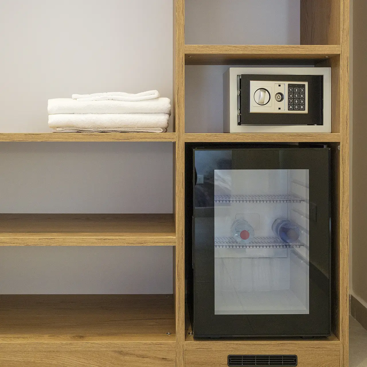 Rubino Room - Julia's Boutique Rooms