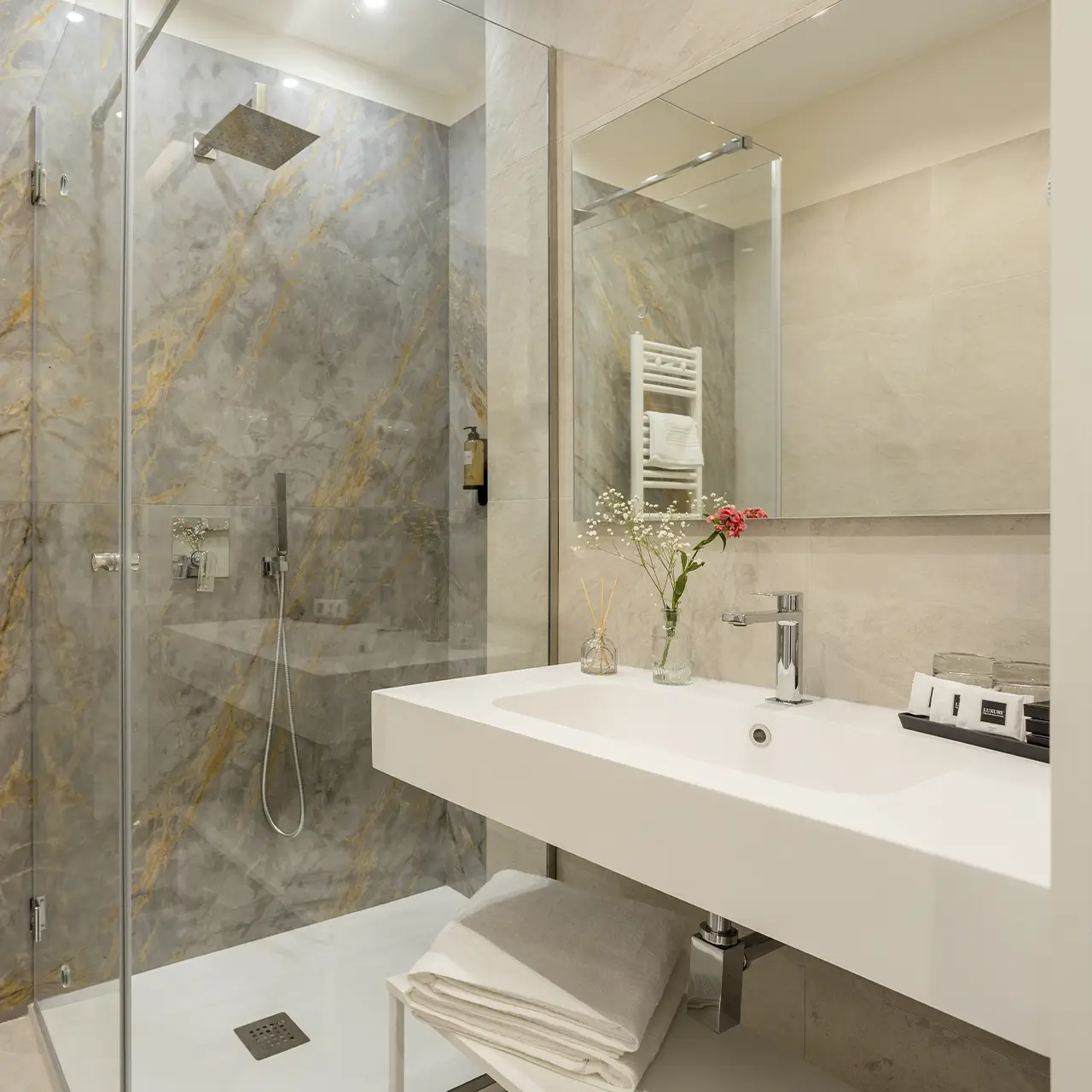 Zircone Room - Julia's Boutique Rooms