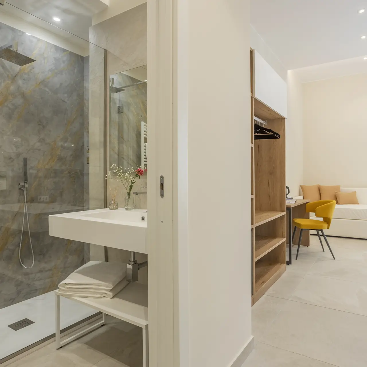 Zircone Room - Julia's Boutique Rooms